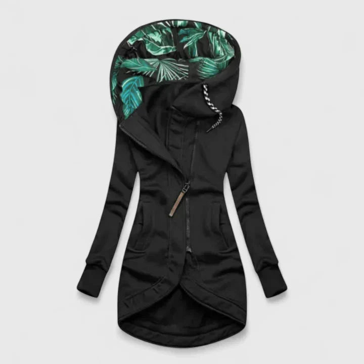 Veste confortable Annalysiah de Danoir Paris, tissu doux et coupe décontractée visible sur cette image en gros plan.