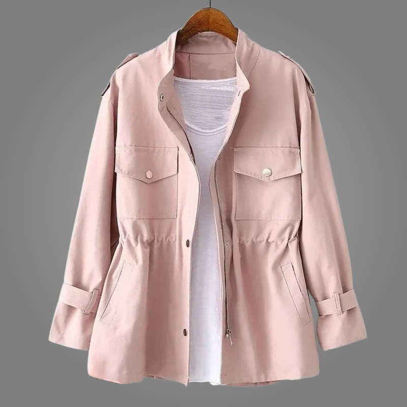 Veste utility d'automne Danoir Paris Eleanor, coupe décontractée, en tissu résistant avec poches pratiques, style moderne.