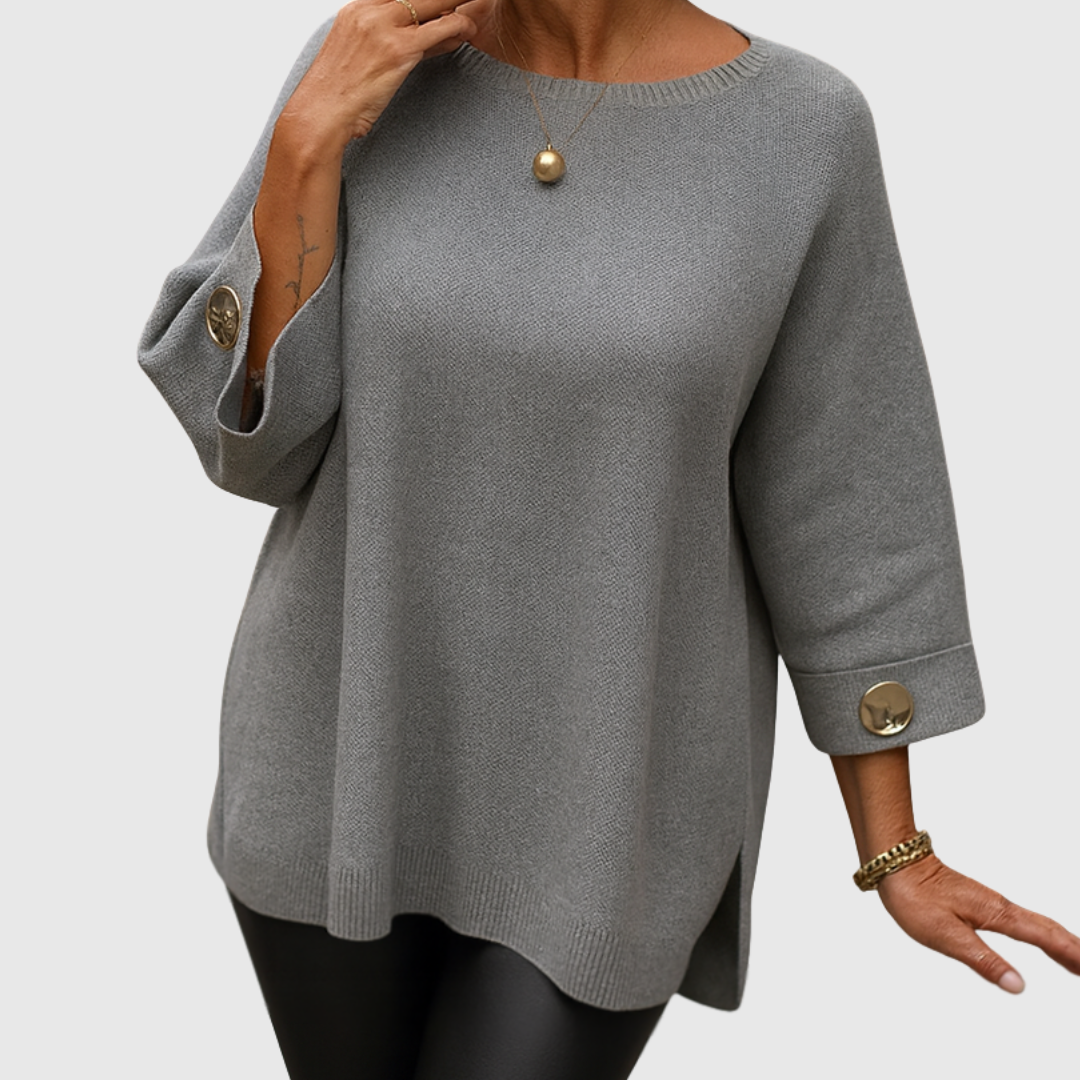 Pull élégant Julianette de Danoir Paris, en maille douce, porté par une mannequin, couleur neutre, style sophistiqué.