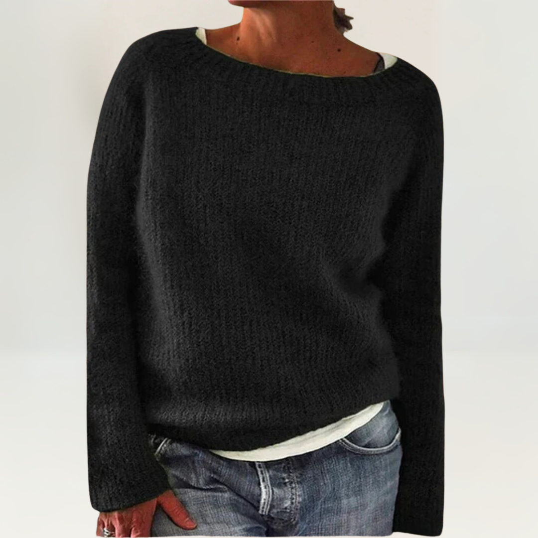 Pull confortable Danoir Paris Suzy en maille douce, couleur neutre, porté sur mannequin, détail de la texture du tissu.