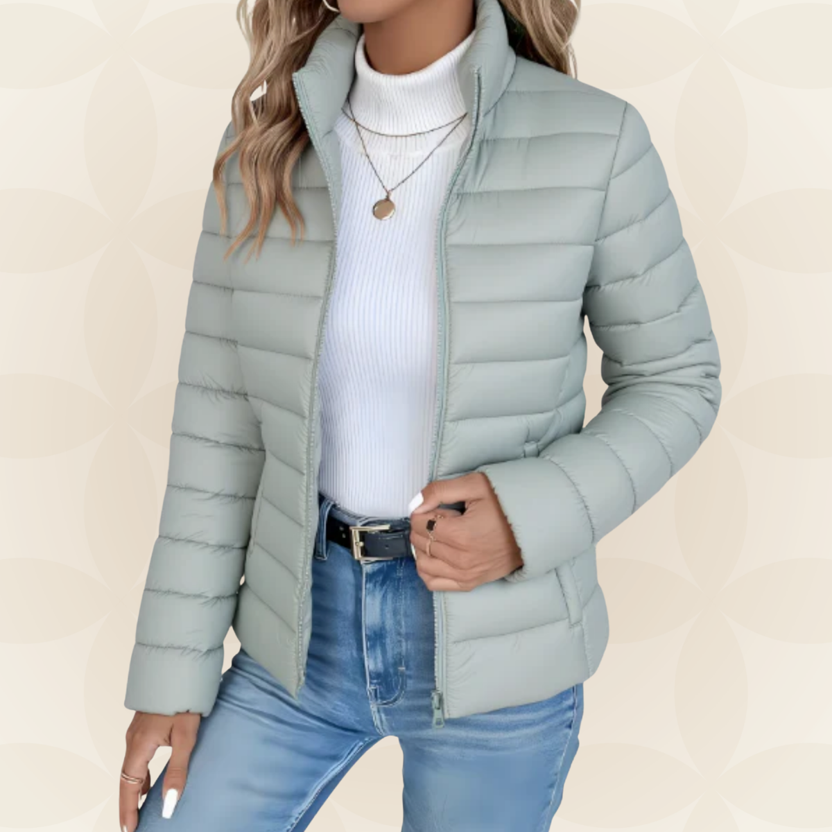 Veste intermédiaire rembourrée Solis Danoir Paris, en tissu noir avec capuche et fermeture éclair.