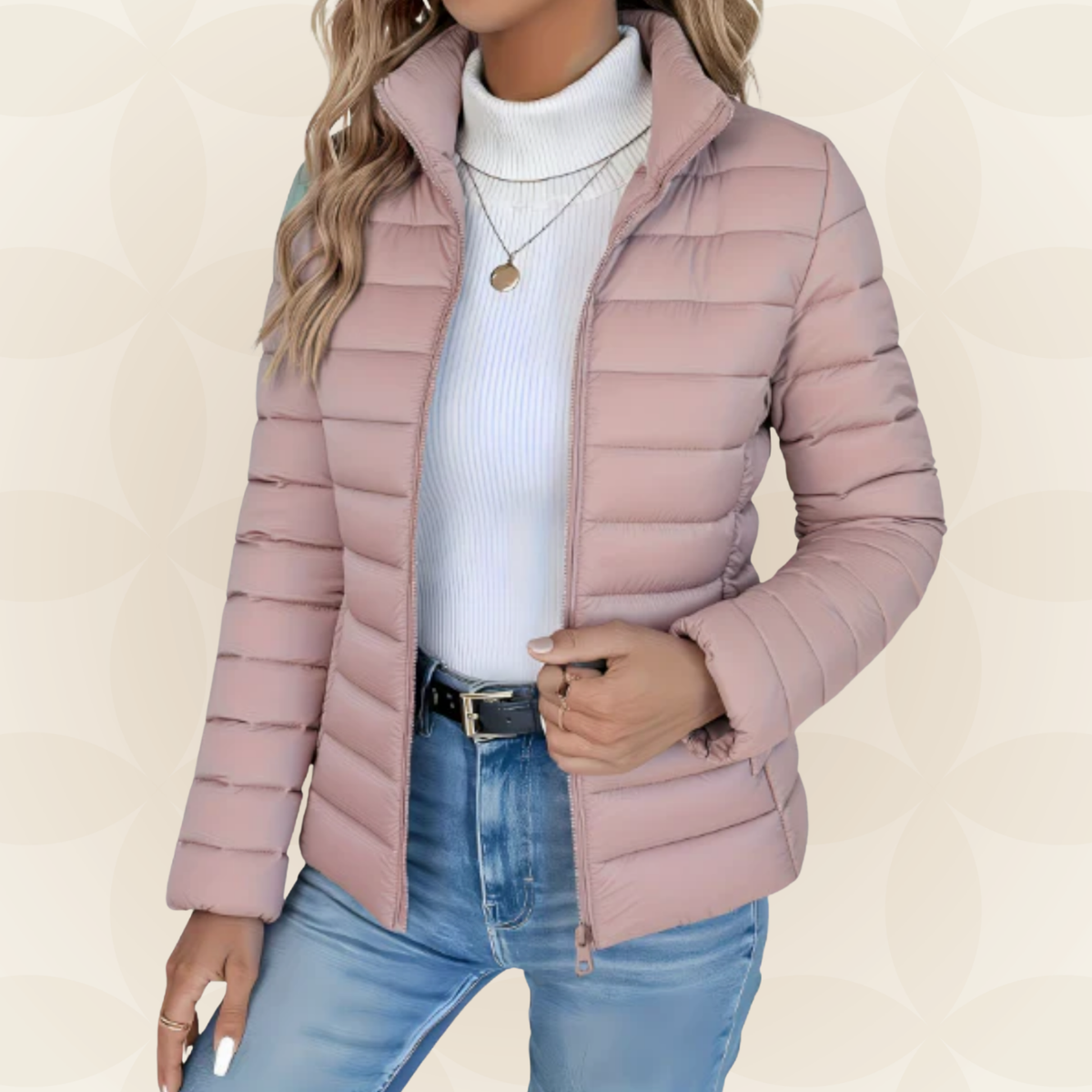 Veste intermédiaire rembourrée Solis de Danoir Paris, coupe ajustée, avec capuche et fermeture éclair, idéale pour l'hiver.