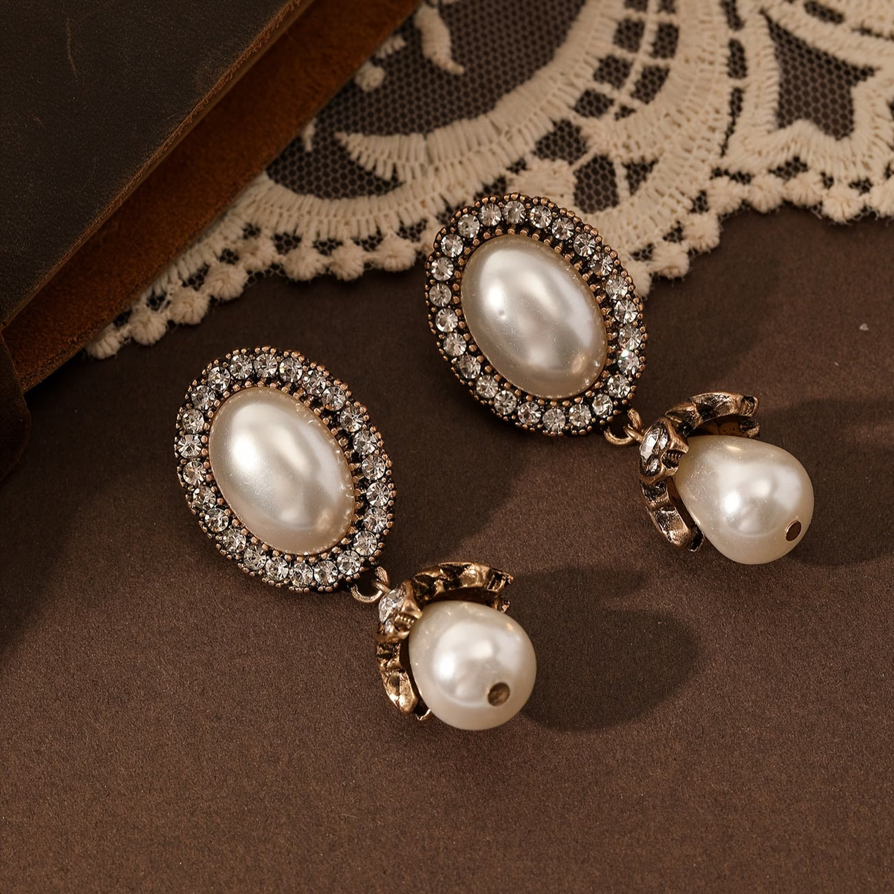 Boucles d'oreilles pendantes vintage à perles