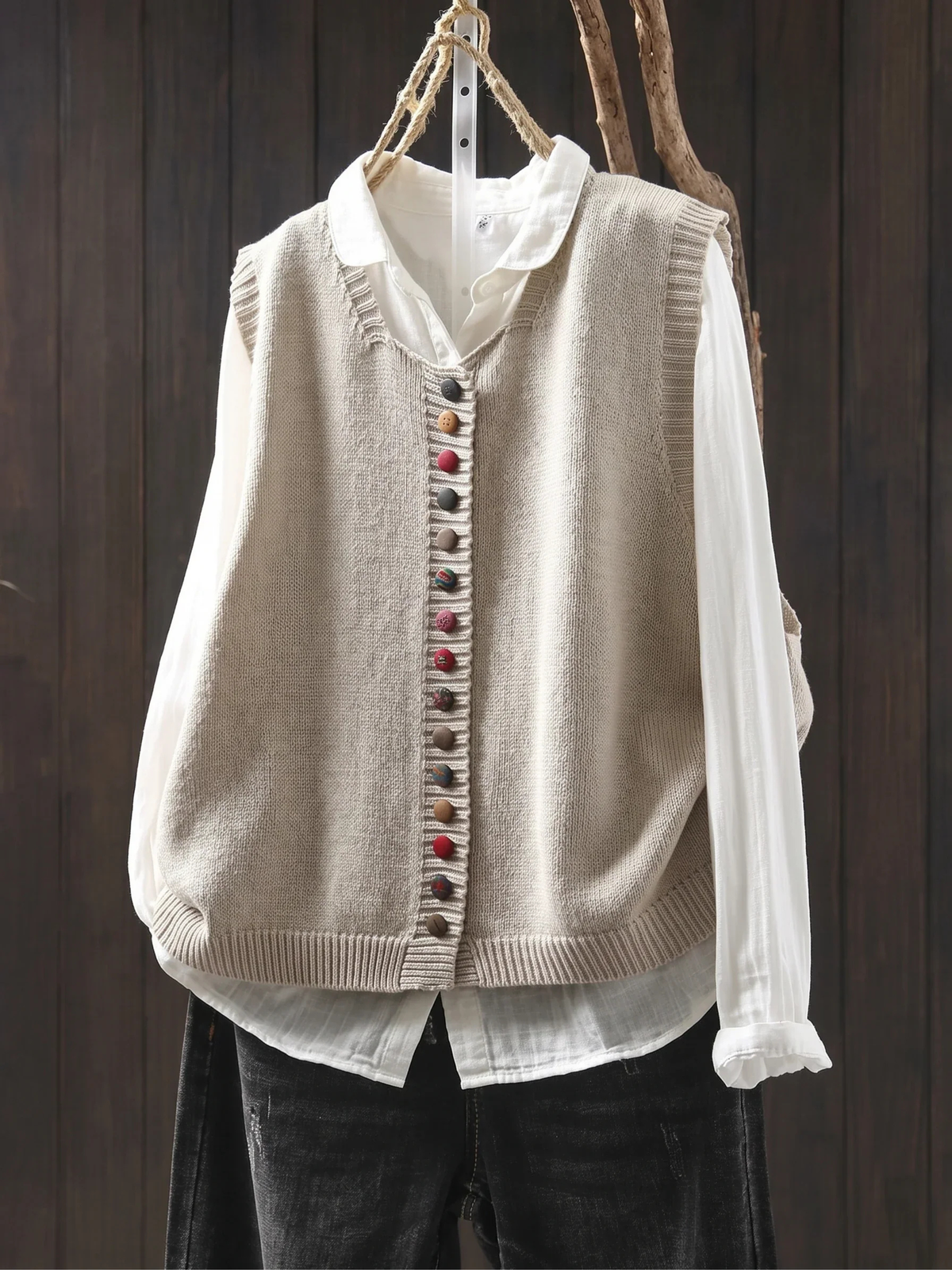 Gilet tricoté élégant Danoir Paris avec boutons colorés multicolores 恒一