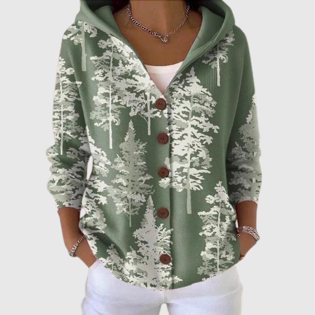 Cardigan en maille confortable à capuche Danoir Paris, doux et chaud, porté en mode décontracté.