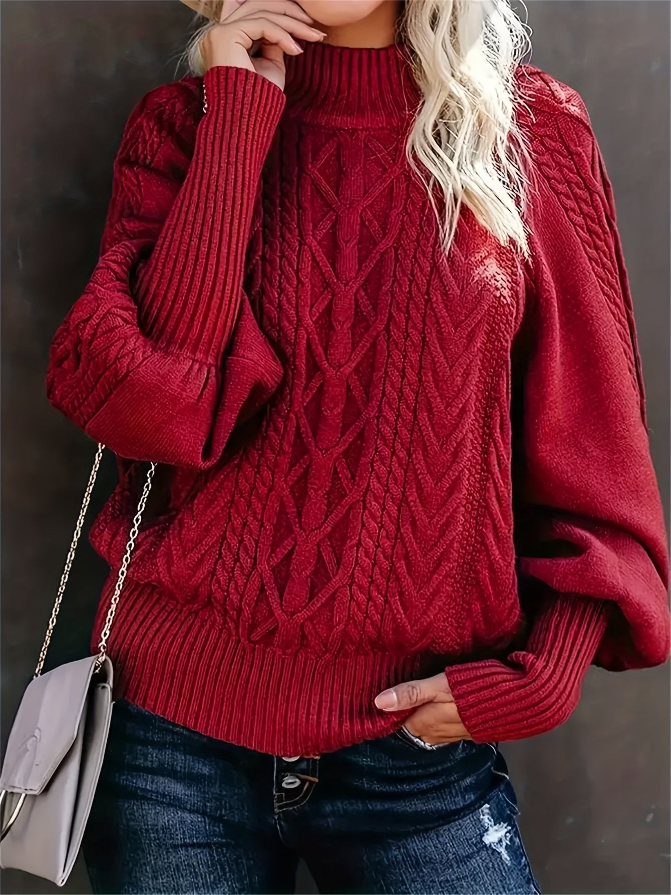 Pull long décontracté Danoir Paris Lory avec manches longues, en tissu doux, porté de face, style confortable et élégant.