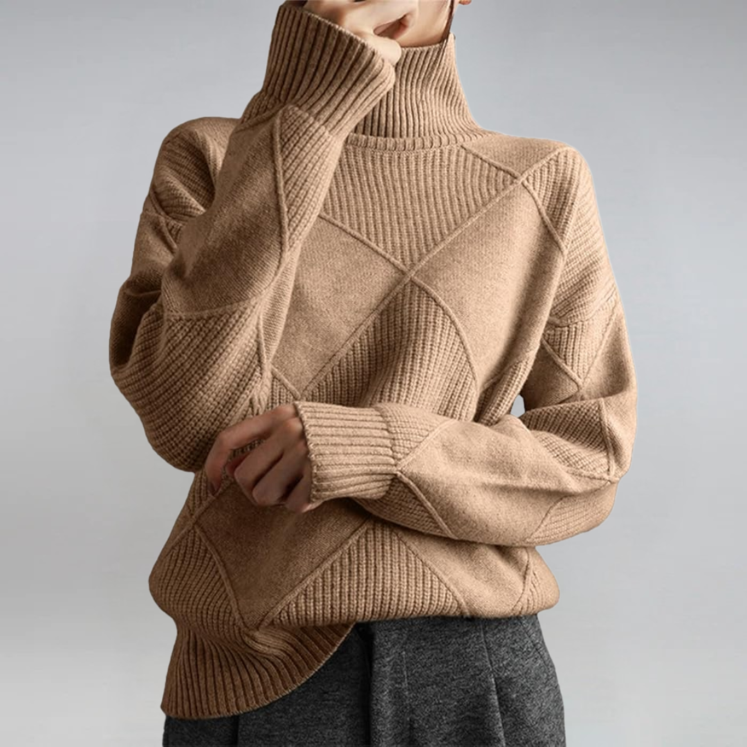 Pull en cachemire Danoir Paris Lauren, luxueux à col montant, en cachemire doux et chaud, porté de face.