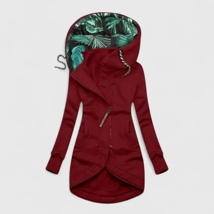 Veste confortable Annalysiah de Danoir Paris, tissu doux et coupe décontractée, portée en situation décontractée.