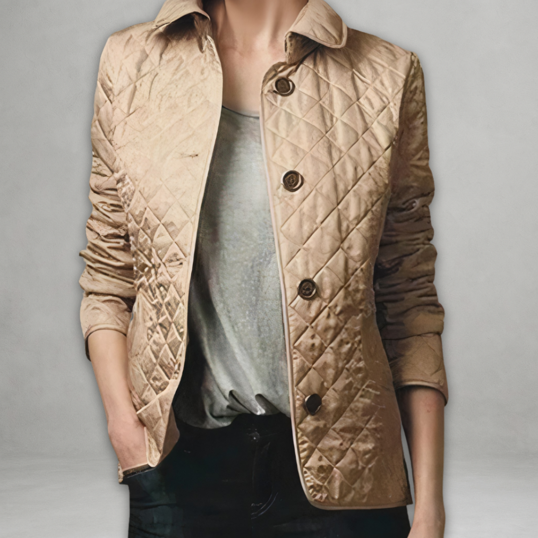 Veste d'automne Jennifer de Danoir Paris, coupe élégante en tissu chaud, couleur neutre, détails modernes, portée décontractée.