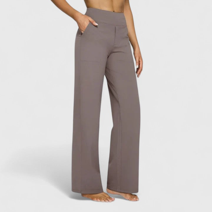 Pantalons sophistiqués Hilary de Danoir Paris, coupe élégante et tissu élégant, portée décontractée ou formelle.