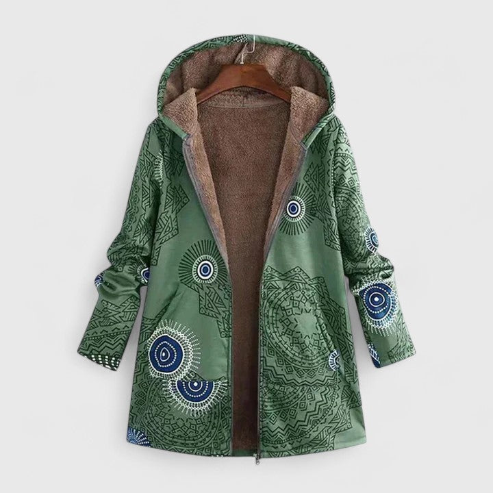 Veste confortable Hyraelleh de Danoir Paris, look décontracté, tissu doux et moderne, portée en extérieur.