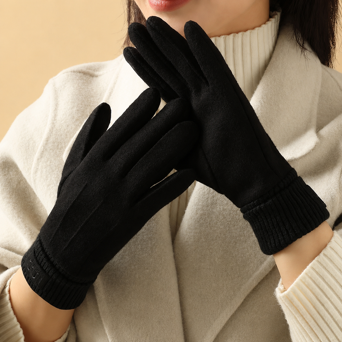 Gants en cachemire Avery Danoir Paris, modèle élégant en maille douce et chaude