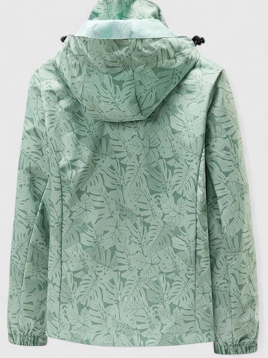 Veste élégante Danoir Paris Thanyelle, coupe classique et design sophistiqué, portée sur un mannequin.