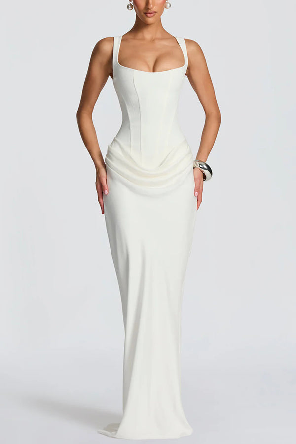 Robe maxi Éléonore de Danoir Paris avec col carré, tissu fluide et élégance pour occasion spéciale, vue de face.
