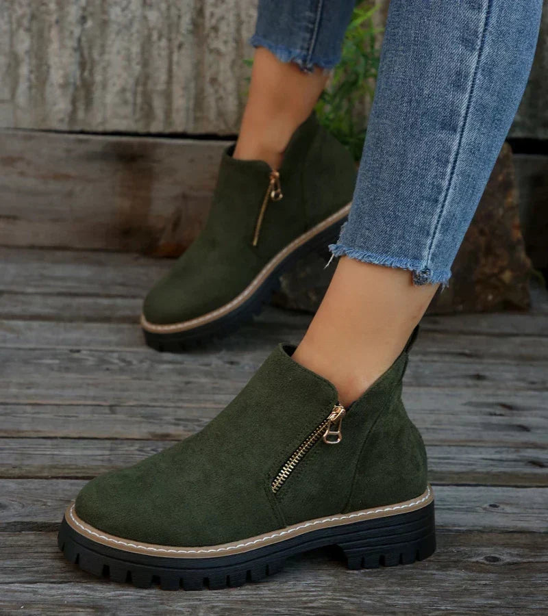 Bottines confort Danoir Paris Alessia en cuir noir avec semelle antidérapante et design élégant.