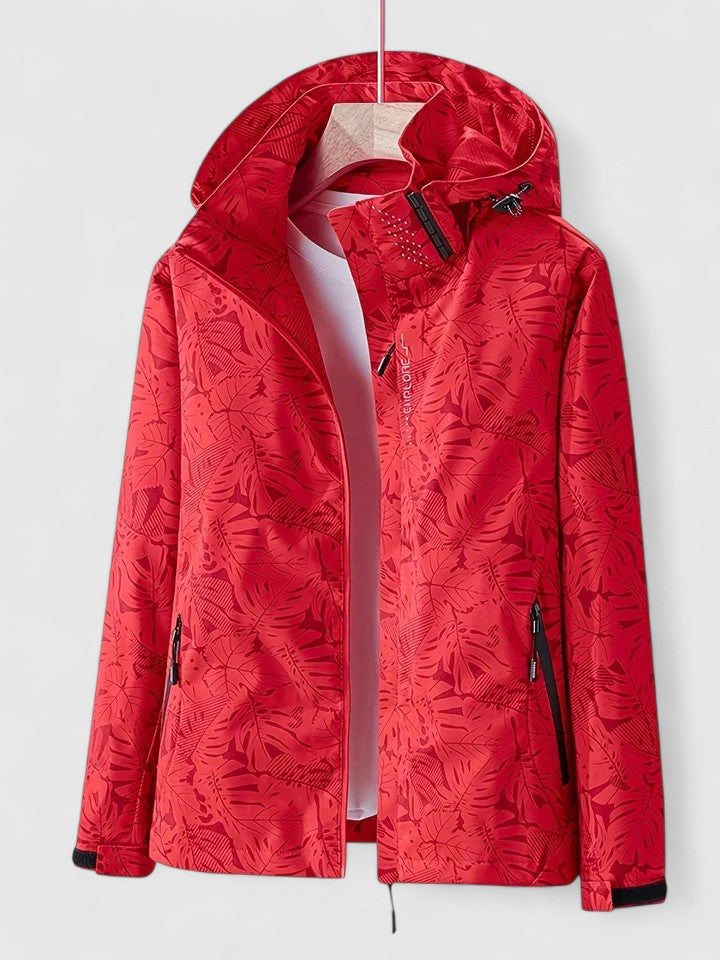 Veste élégante Thanyelle de Danoir Paris en tissu chic, portée sur un mannequin, vue de face avec détails de la couture.