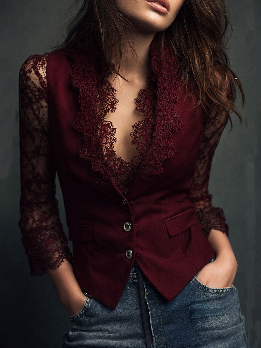 Blazer noir Noémie à manches semi-transparentes, blazer élégant de Danoir Paris, avec coupe ajustée et détails modernes.