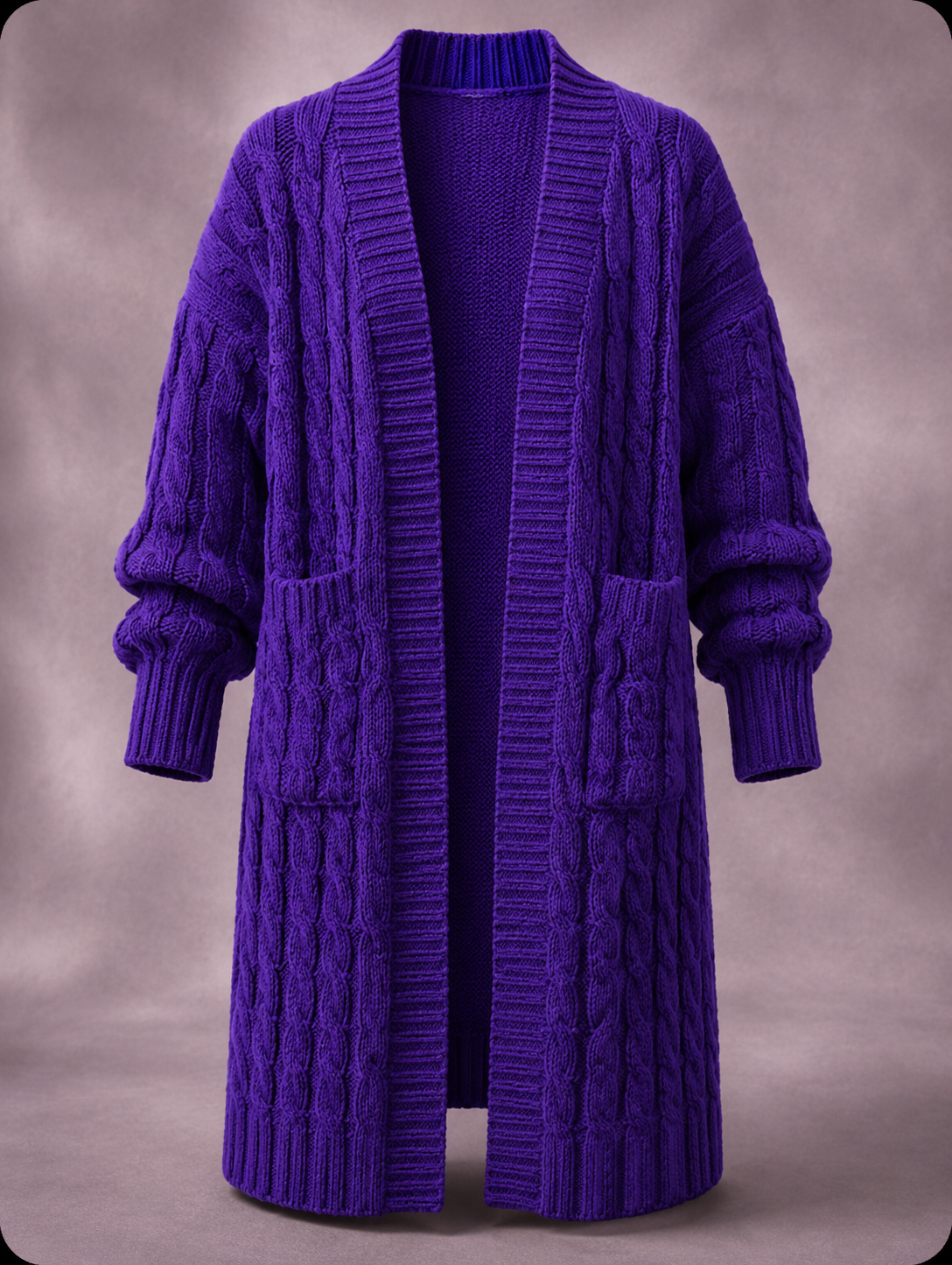 Cardigan en maille à double boutonnage Danoir Paris porté, détail des boutons et texture douce en laine.