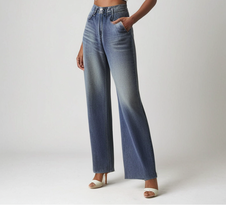 Pantalon Sophie de Danoir Paris, vêtement en tissu noir avec coupe élégante, porté par un mannequin.