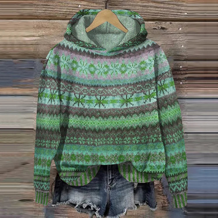 Sweat ethnique rétro Gaby de la collection #1752 de Danoir Paris, design coloré avec motifs traditionnels, porté par un mannequin.