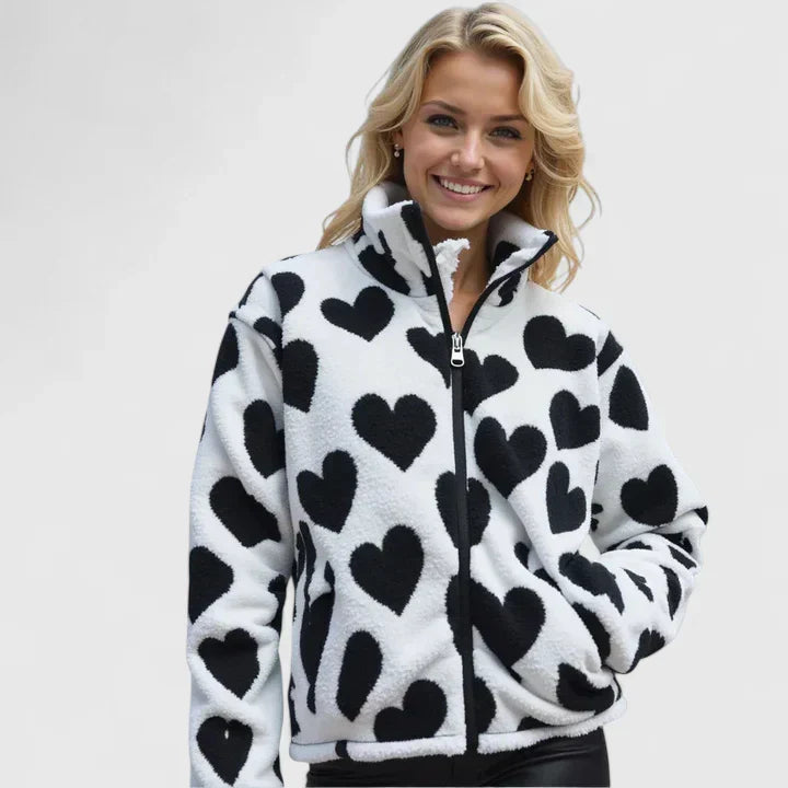 Veste élégante réversible Vea™ de Danoir Paris, avec design moderne et finition soignée, portée sur un modèle.