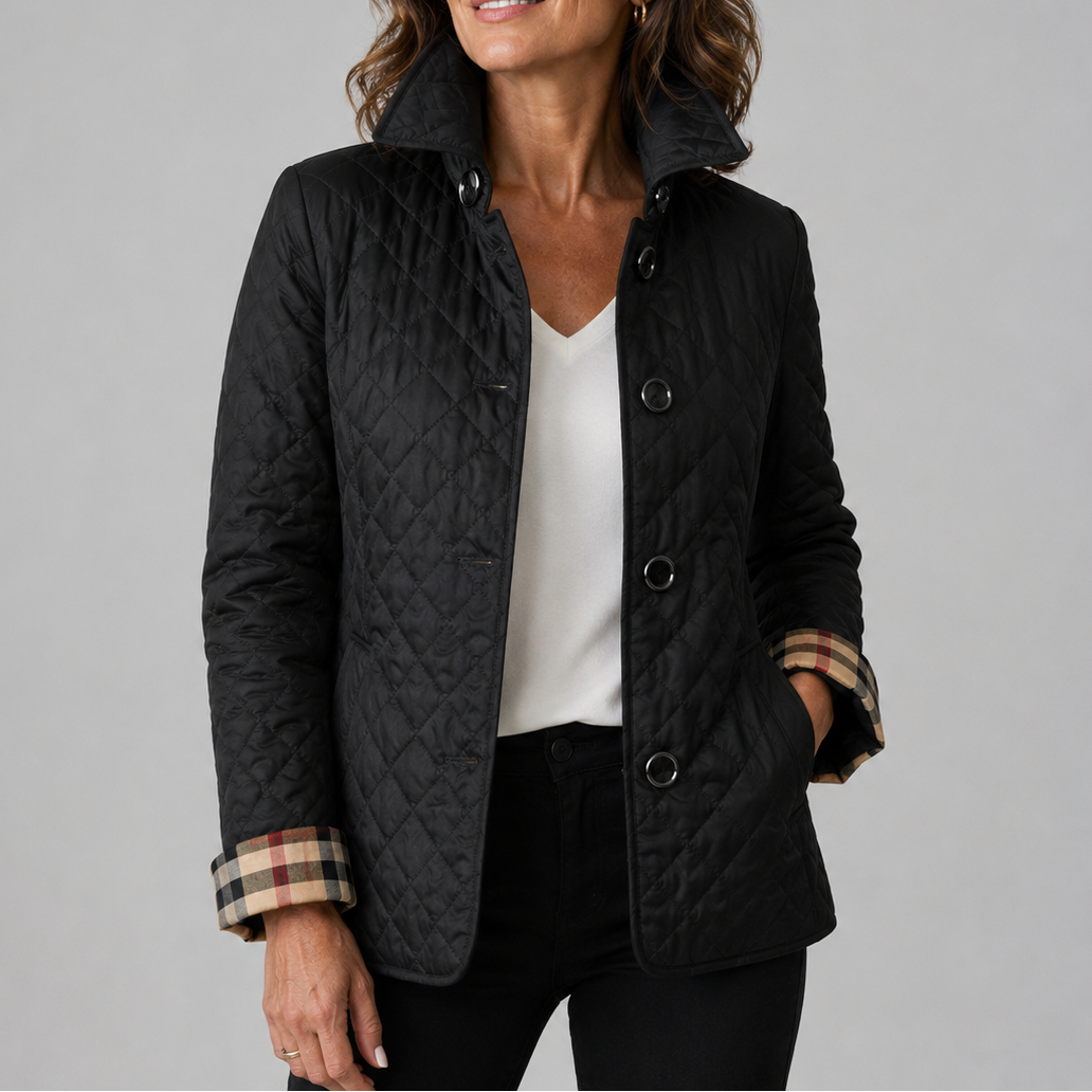 Veste matelassée légère Margot de Danoir Paris, en tissu chaud, couleur neutre, montrant le design et la texture de la veste.