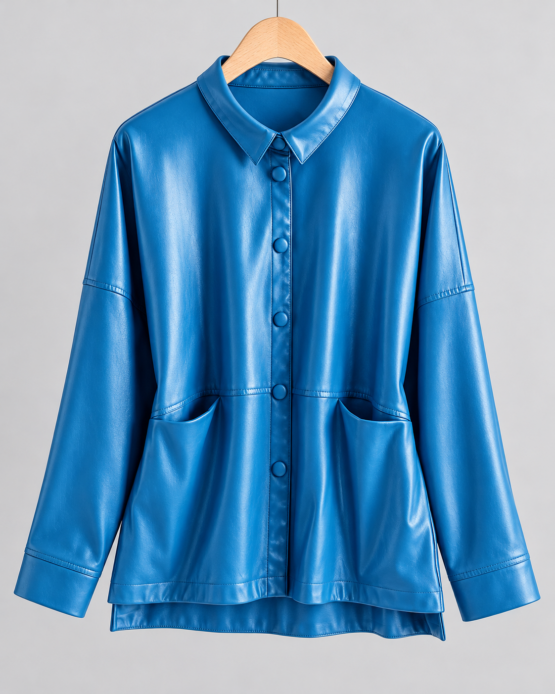 Veste en cuir véritable à boutons Amelia de Danoir Paris, vue de face avec détails des boutons et coupe élégante.