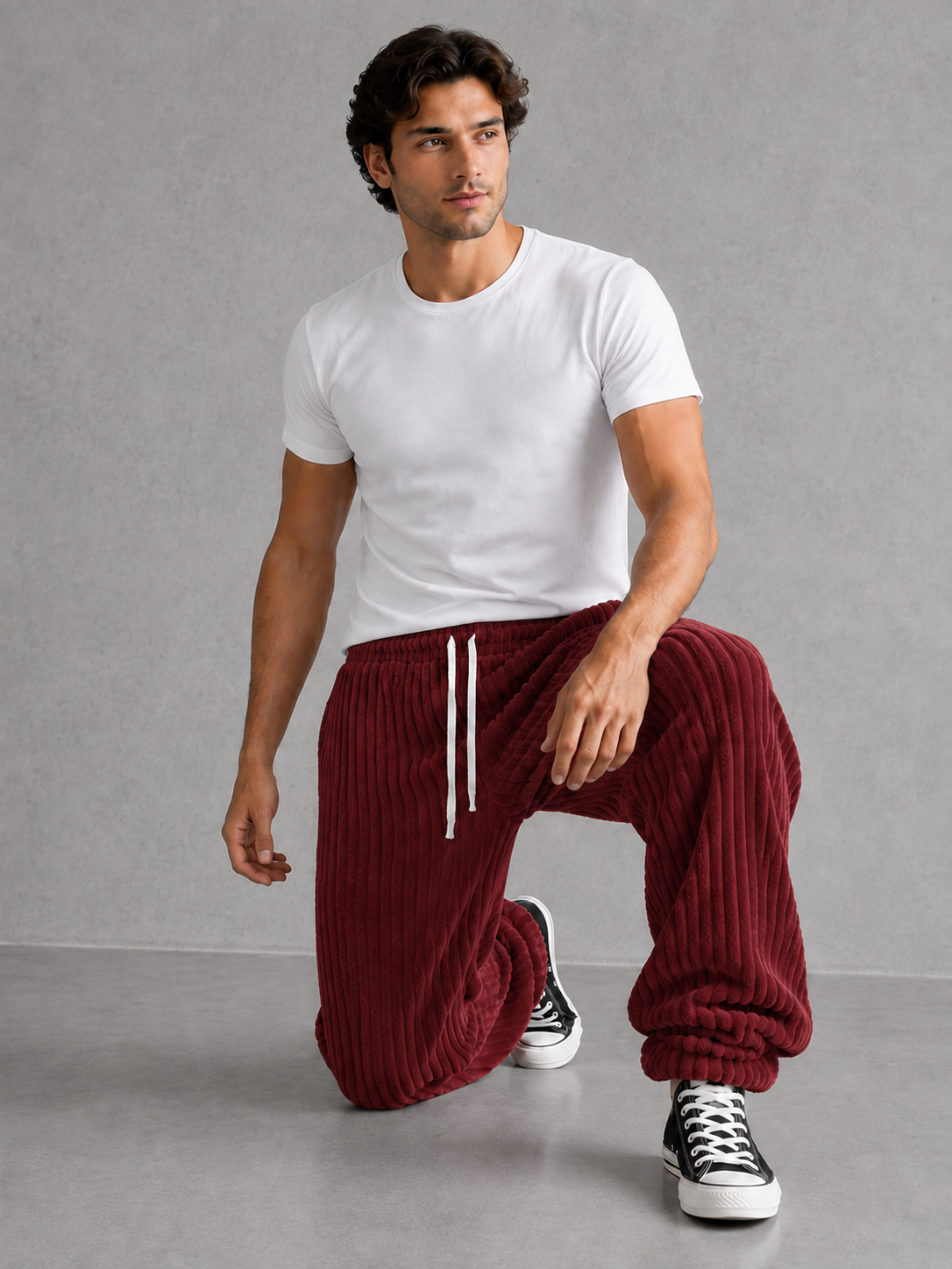 Pantalon Rowan Danoir Paris en tissu noir, coupe ajustée et détails élégants visibles sur l'image.