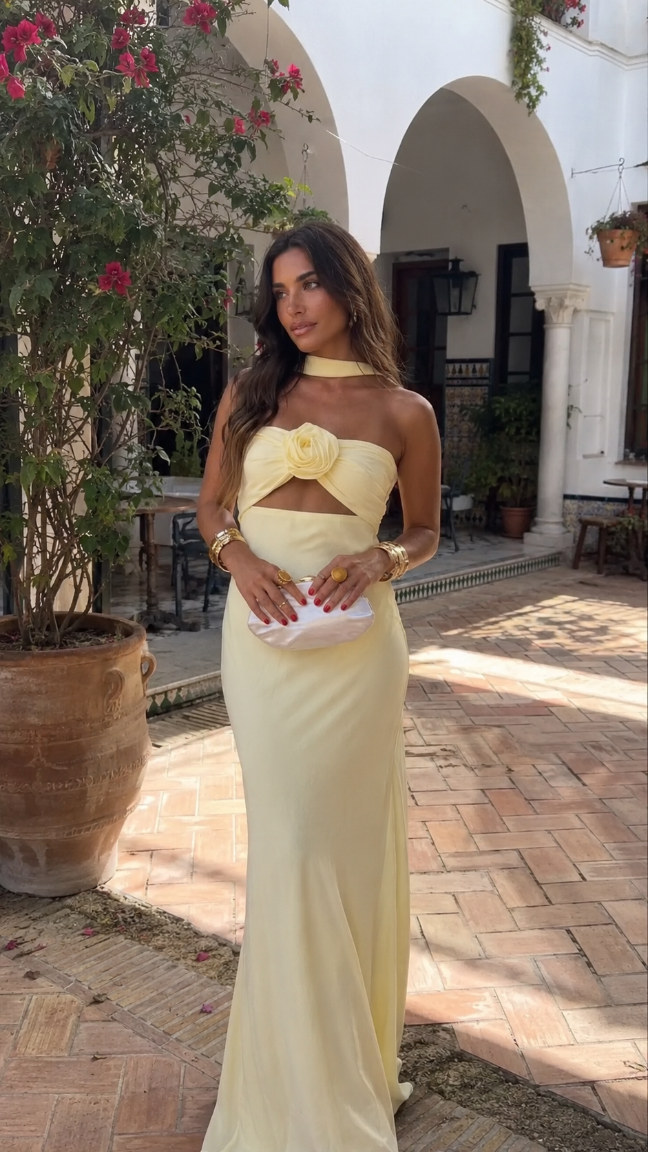 Robe jaune pastel à imprimé floral