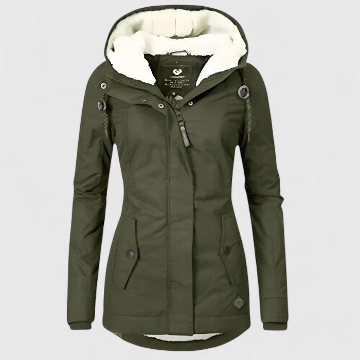 Veste sophistiquée Tivona Danoir Paris, modèle FR873, en tissu élégant, portée sur mannequin avec col et boutons.