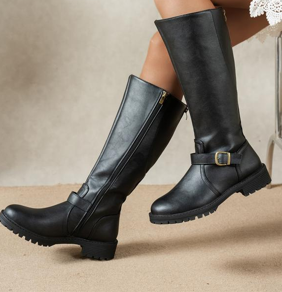 Bottes hautes à talon bas Danoir Paris Francesca en cuir noir, avec semelle robuste et design élégant, vues de côté.