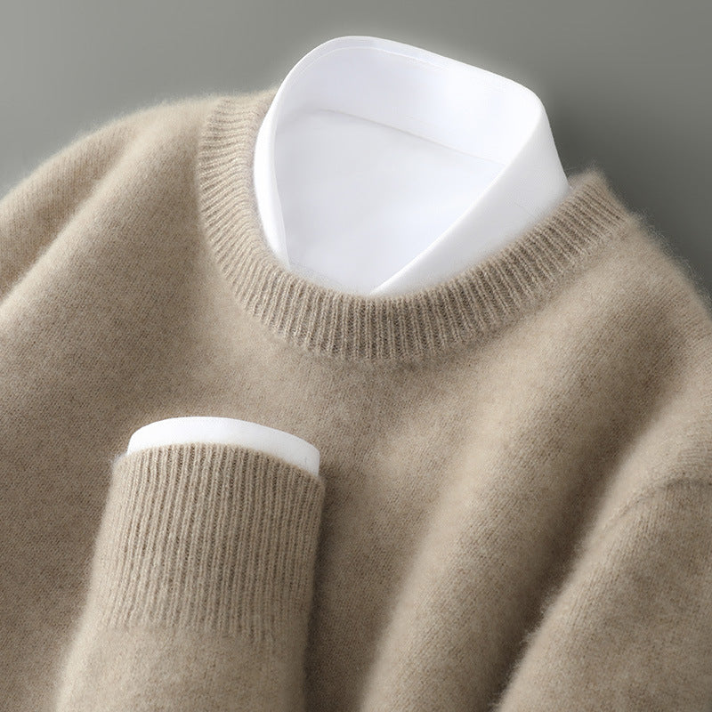 Pull doux et chaud Andrzej de Danoir Paris, vue de face, en laine confortable, couleur gris clair, col rond.