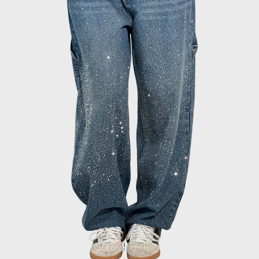 Pantalon ballon élégant Alice™ de Danoir Paris, en tissu fluide, avec coupe ample et détails sophistiqués, porté sur un mannequin.