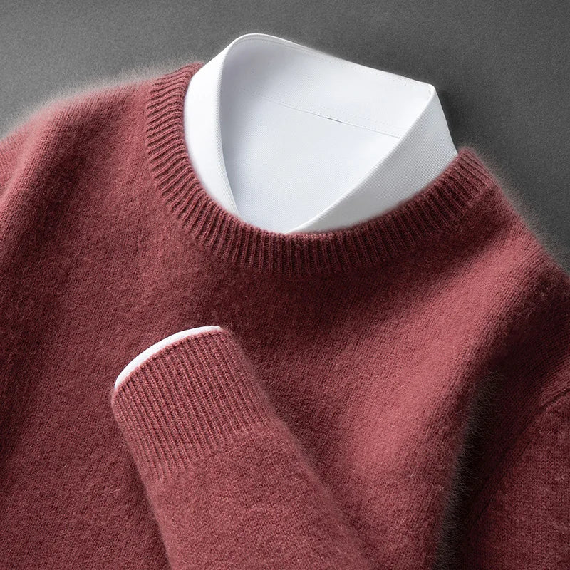 Pull doux et chaud Andrzej de Danoir Paris, en laine confortable, couleur gris foncé, porté sur un mannequin pour un look hivernal.