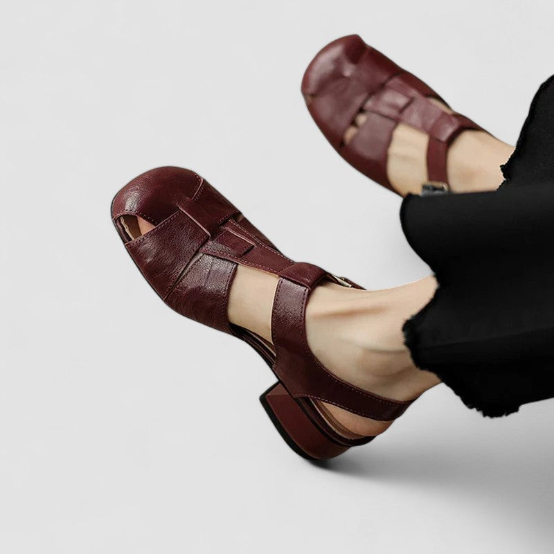 Isabeau™ | Bébés Découpes Rétro