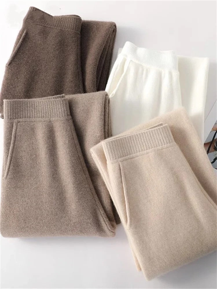 Pantalon Chloé de Danoir Paris en tissu léger, vue de face, avec coupe élégante et détails modernes.