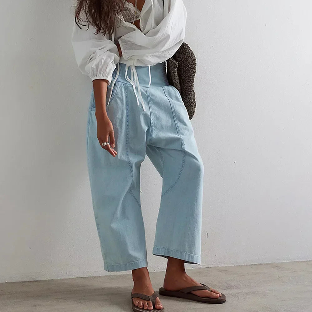 Pantalon Camille de Danoir Paris, élégant pantalon en tissu noir, vue frontale montrant la coupe et la finition soignée.