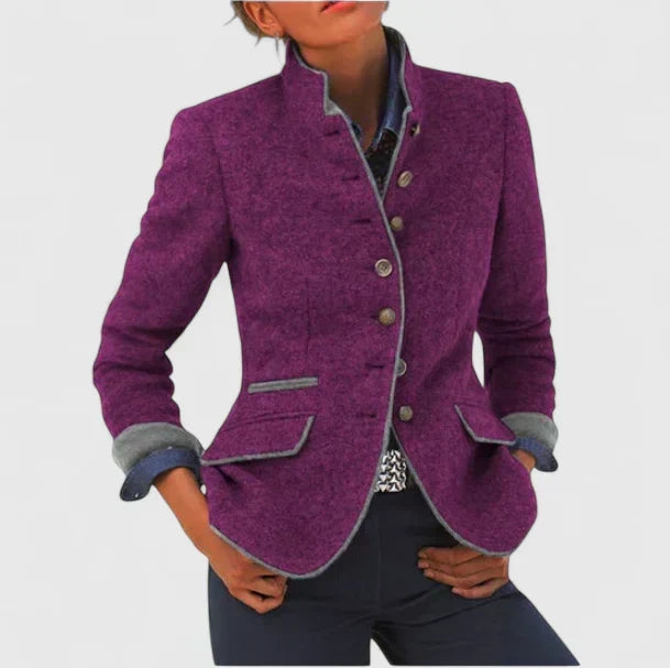 Blazer classique Joanna en laine Danoir Paris, veste élégante en tissu gris avec col et boutons, édition limitée.