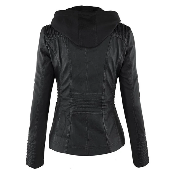 Veste confortable Charlotte™ de Danoir Paris, tissu doux et coupe élégante visible sur l’image.