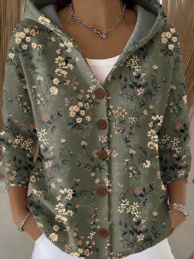 Cardigan long doux et élégant Vanessa™ pour femmes, en laine chaude, porté par une femme dans une tenue chic.