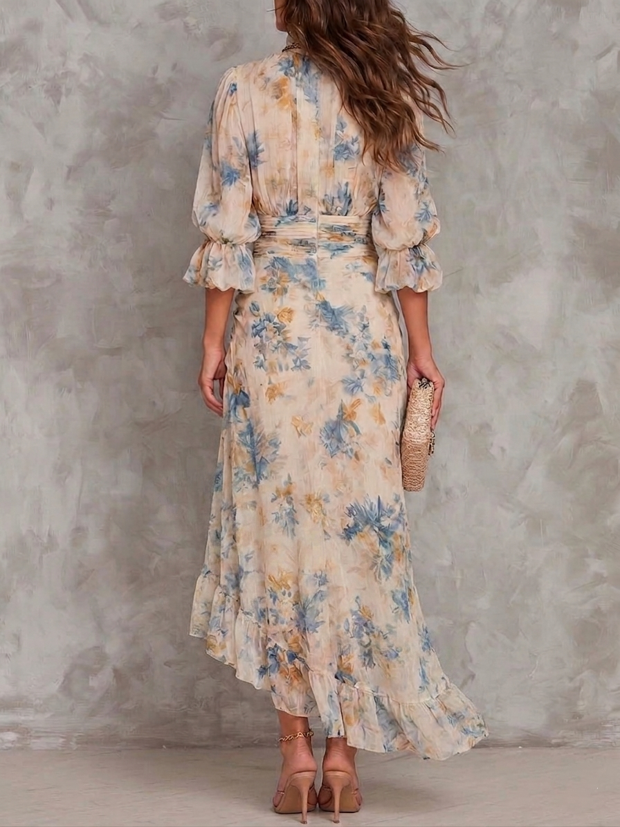 Robe longue en mousseline irrégulière à imprimé floral peinture à l'huile col roulé beige
