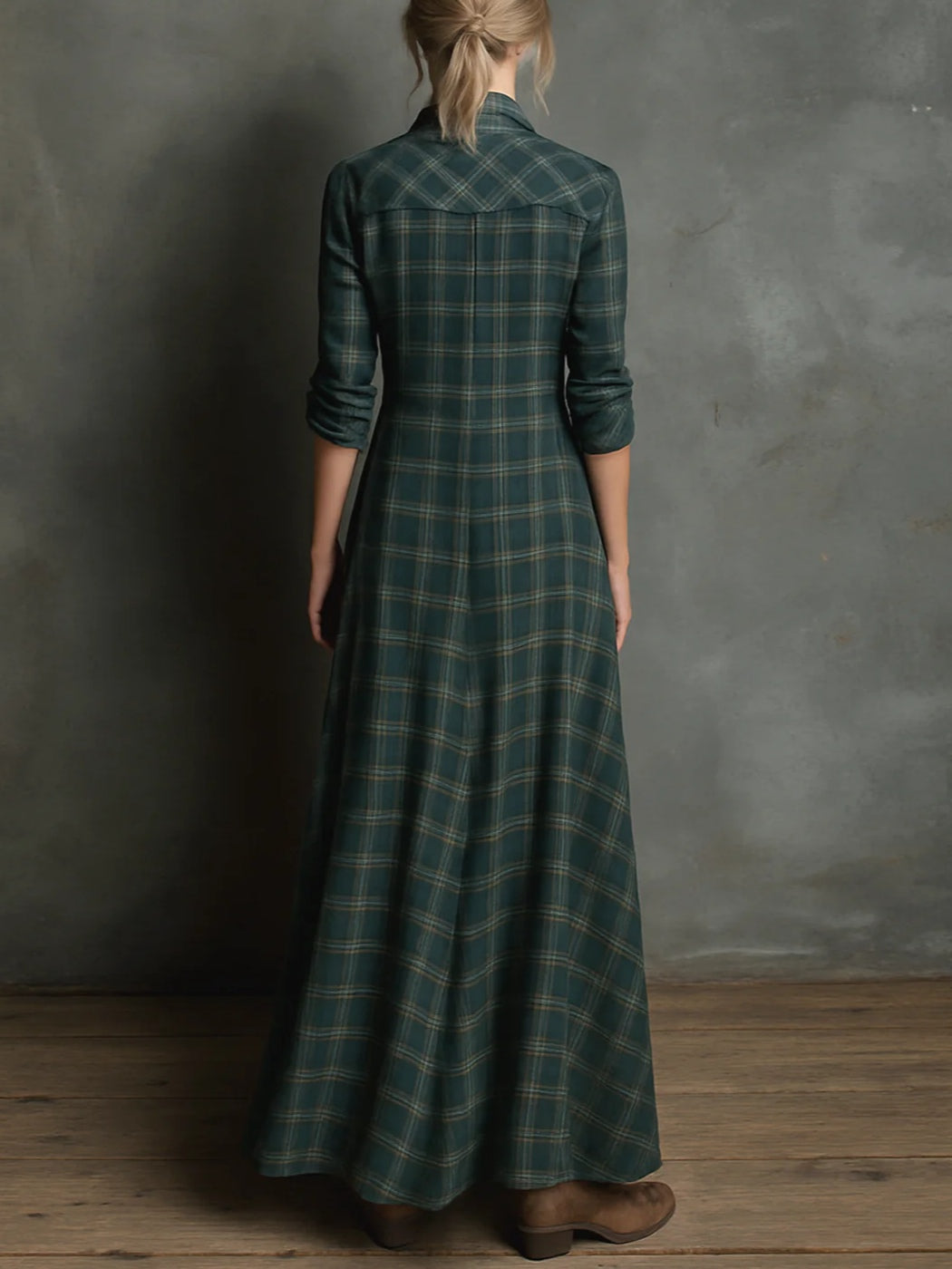 Robe longue à carreaux Valentine de Danoir Paris, vêtement féminin avec motif à carreaux, portée élégante et décontractée.