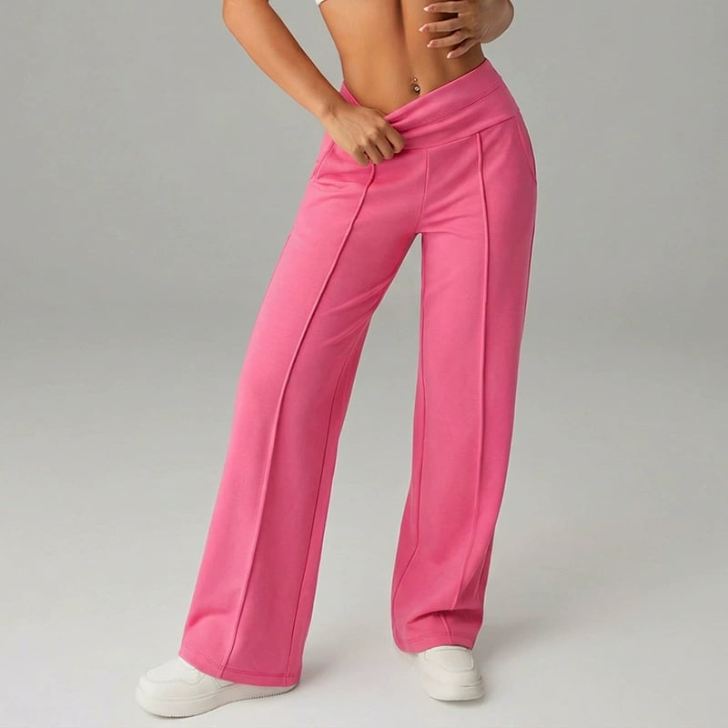 Pantalon femme à jambes larges et droites, taille haute en tissu extensible de la marque Danoir Paris, porté sur un mannequin.