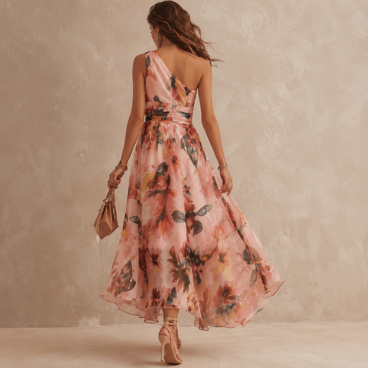 Robe longue femme Aurora à épaules dénudées avec motif floral, vue de l'arrière, de la marque Danoir Paris.