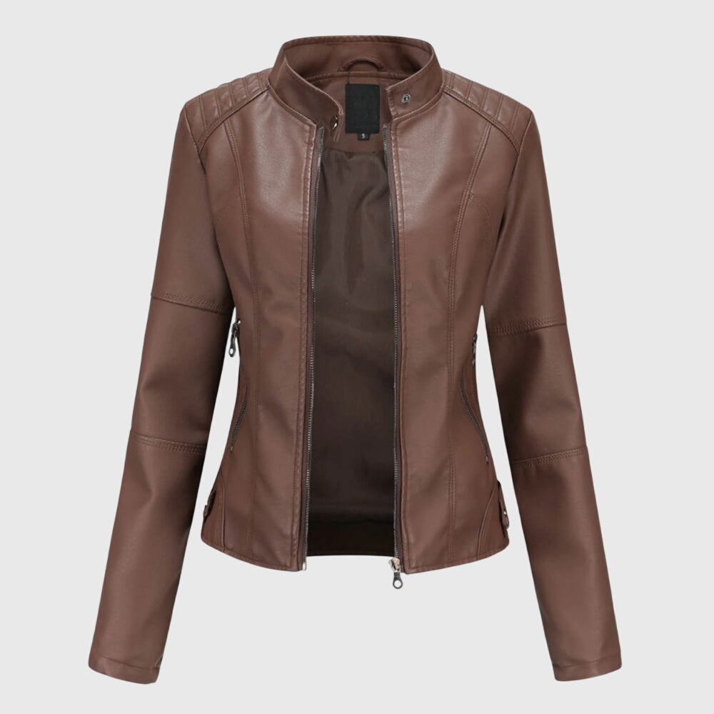 Veste en cuir élégante pour femmes Giorgina™ de Danoir Paris, montrant la coupe ajustée et les détails modernes en cuir noir.