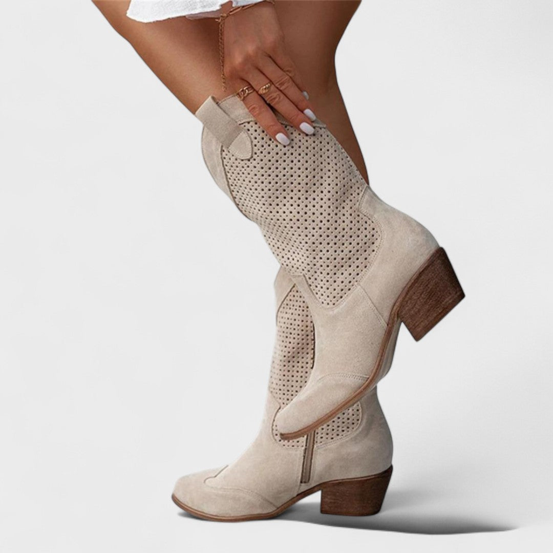 Bottes de cowboy Danoir Paris Dahlia avec empeigne perforée et talon carré, chaussures élégantes en style western.