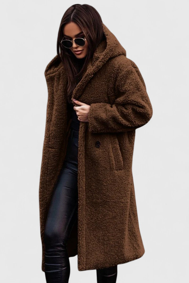 Veste élégante Danoir Paris Brionyssa, style chaud et sophistiqué pour l'hiver, en tissu chaud avec col montant.