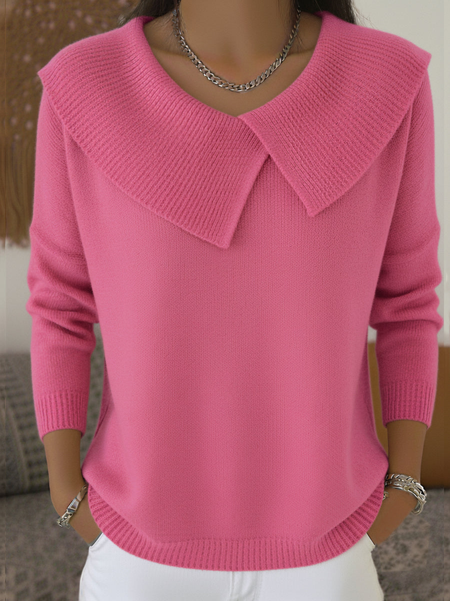 Pull confortable Danoir Paris Aerie, en tissu doux, porté sur un mannequin blanc, avec col rond et manches longues.