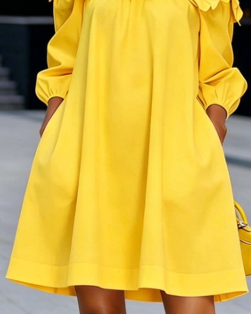 Robe à bretelles dénudées Rhoda Danoir Paris avec appliqué floral, image montrant la coupe élégante et le motif floral délicat