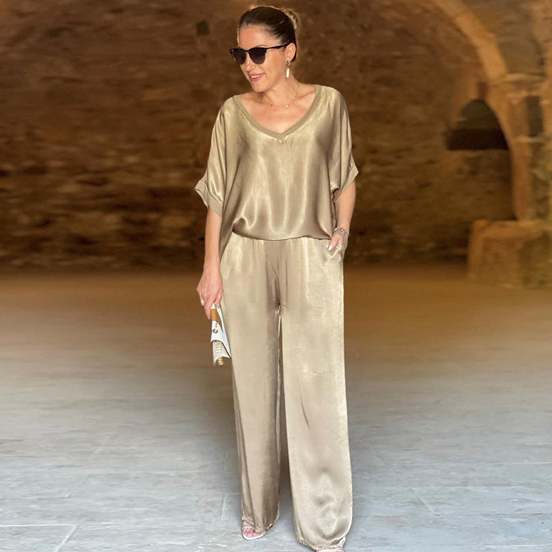 Ensemble en satin brillant Pauline de Danoir Paris, vêtement élégant vert XS avec détails sophistiqués.